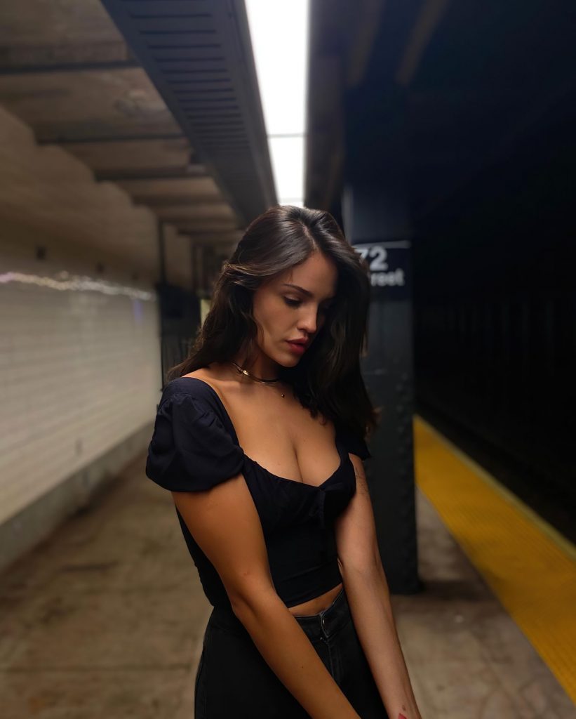 Lively Eiza Gonzalez Showing Her Tight Body in High Quality gallery, pic 2