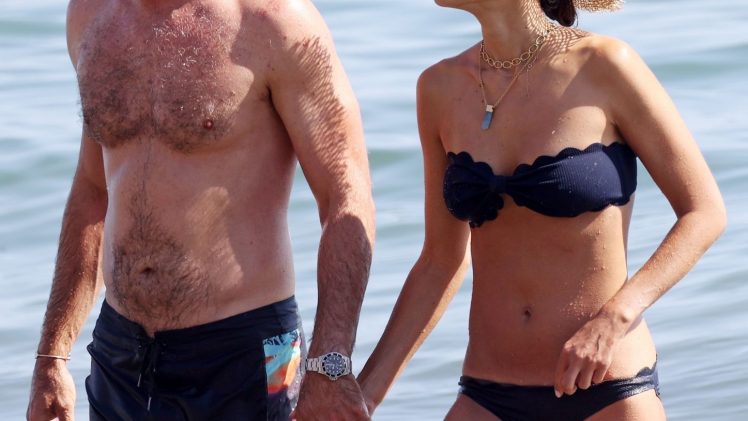 MILF Celebrity Jordana Brewster Showing Her Tight Bikini Bod