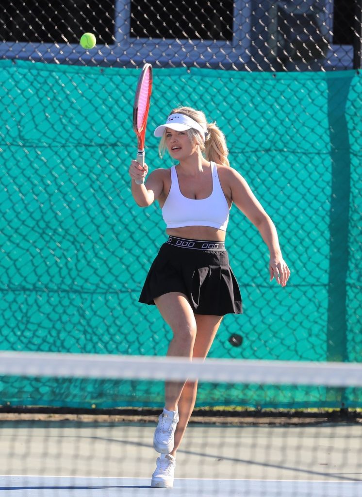 Blondie Kaitlyn Hoppe Photographed Playing Tennis, Showing Titties gallery, pic 2