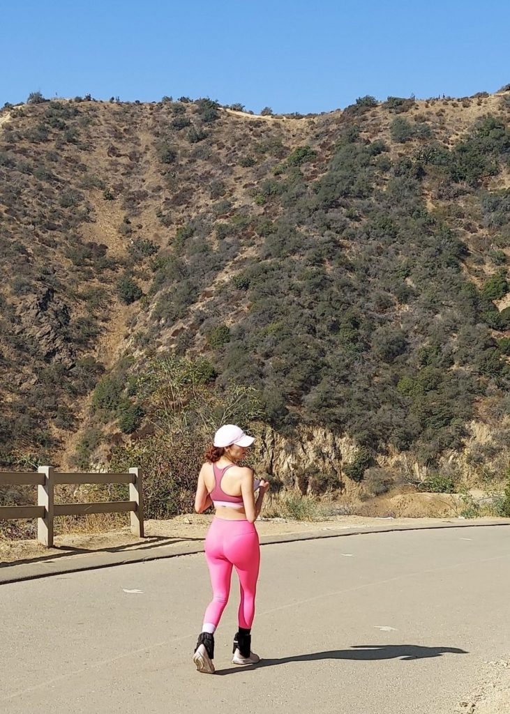 Hiking Enthusiast Blanca Blanco Sticking Out Her Butt and Being Hot gallery, pic 20