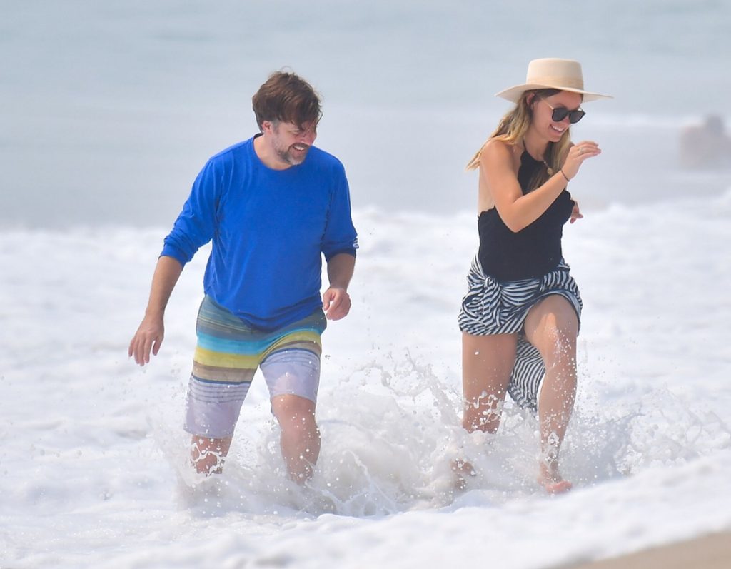 Sexy Olivia Wilde Playing Soccer at the Beach with Her Beloved Hubby gallery, pic 10