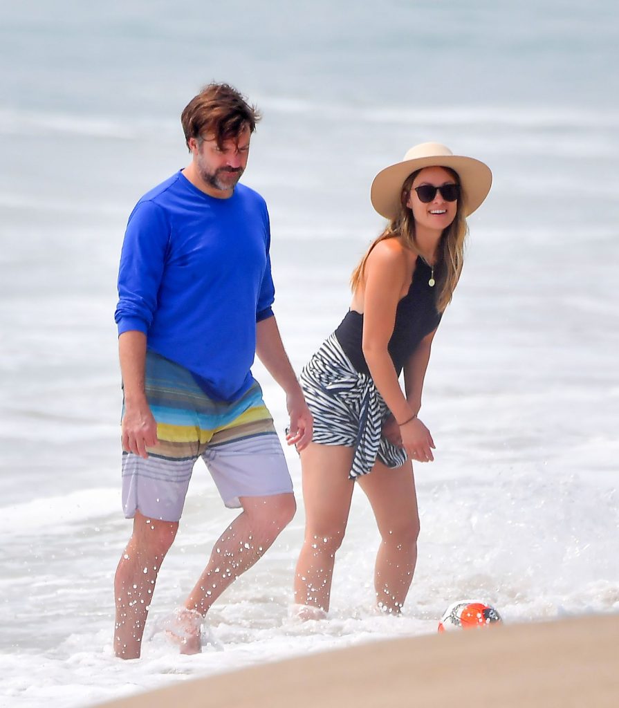 Sexy Olivia Wilde Playing Soccer at the Beach with Her Beloved Hubby gallery, pic 16