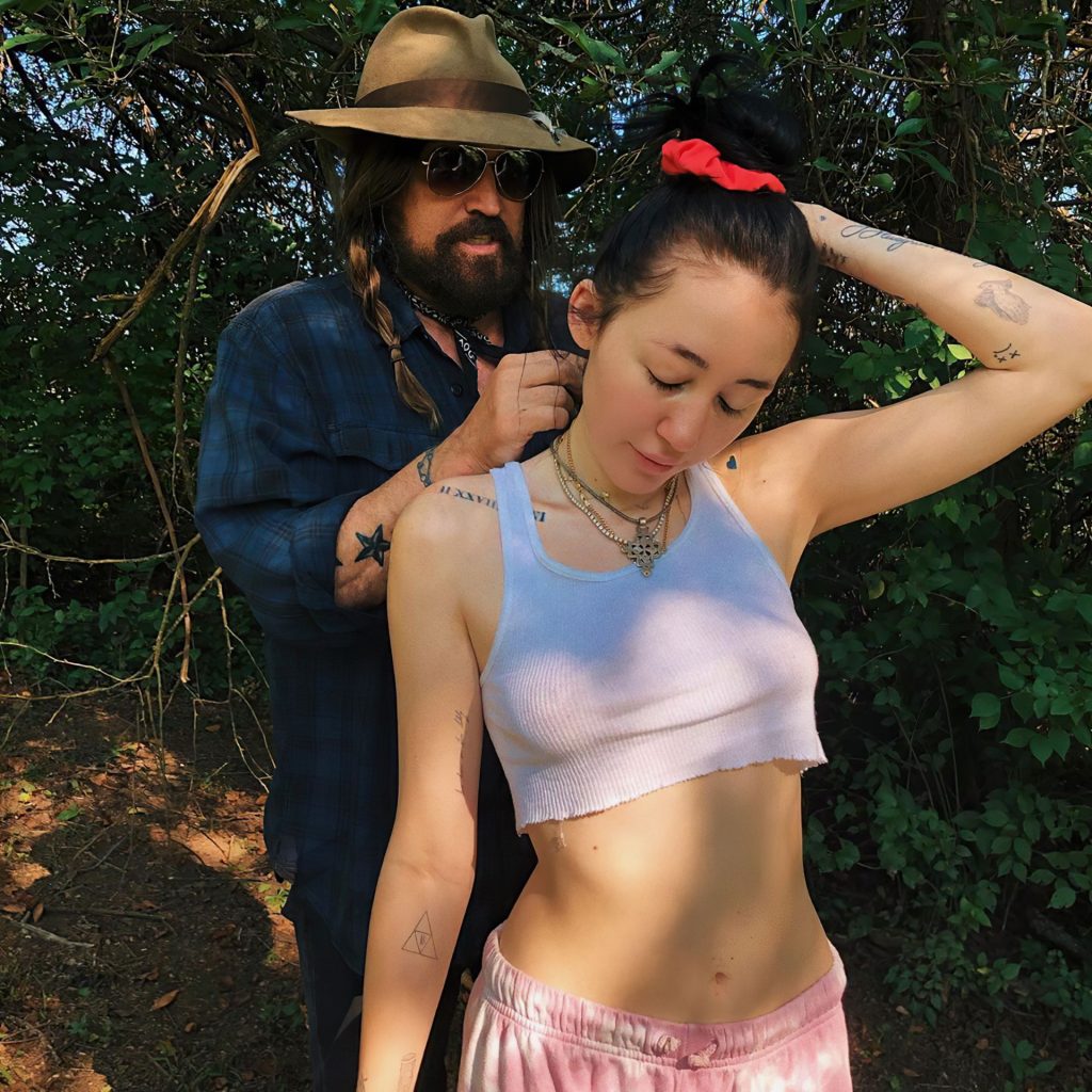 Take a Look at Sluttiest Noah Cyrus Pictures from Recent Weeks gallery, pic 6