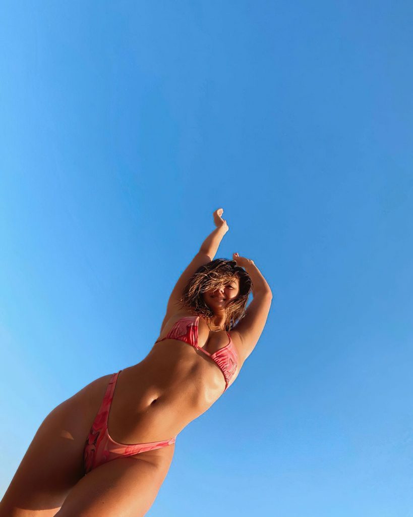 Slim Model Sofia Jamora Showing Off Her Body in the Latest Bikini Photoshoot gallery, pic 16