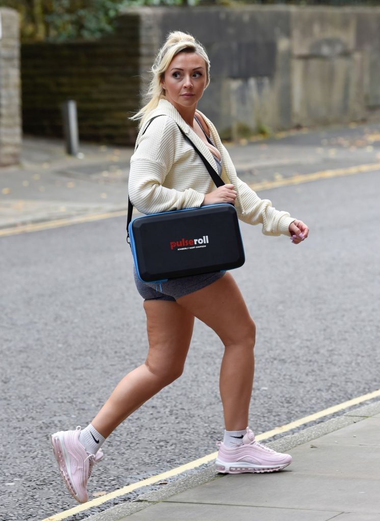 Stout Blonde Kimberly Hart-Simpson Looks Adorable in Snug Sportswear gallery, pic 20
