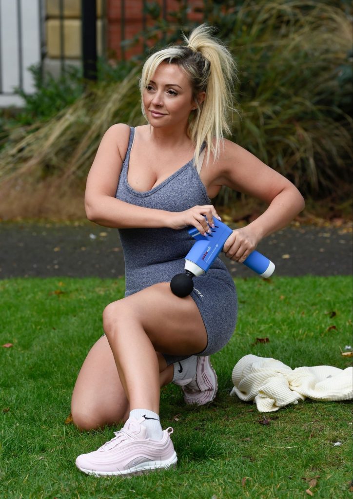 Stout Blonde Kimberly Hart-Simpson Looks Adorable in Snug Sportswear gallery, pic 86