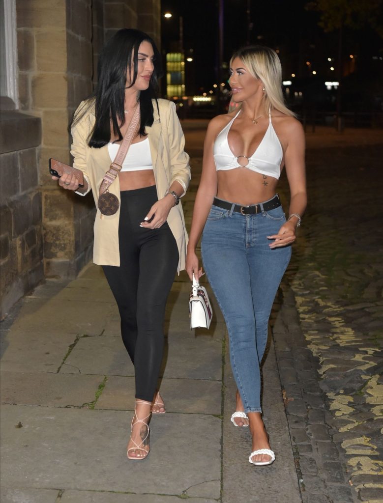 Blonde Bimbo Chloe Ferry Shows Her Midriff and Big Boobs in HQ gallery, pic 42