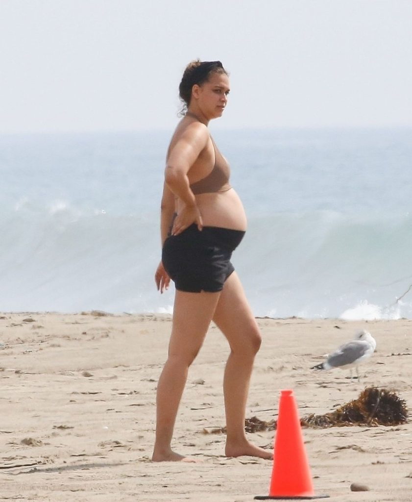 Pregnant April Love Geary Looks Exactly How You Would Expect gallery, pic 28