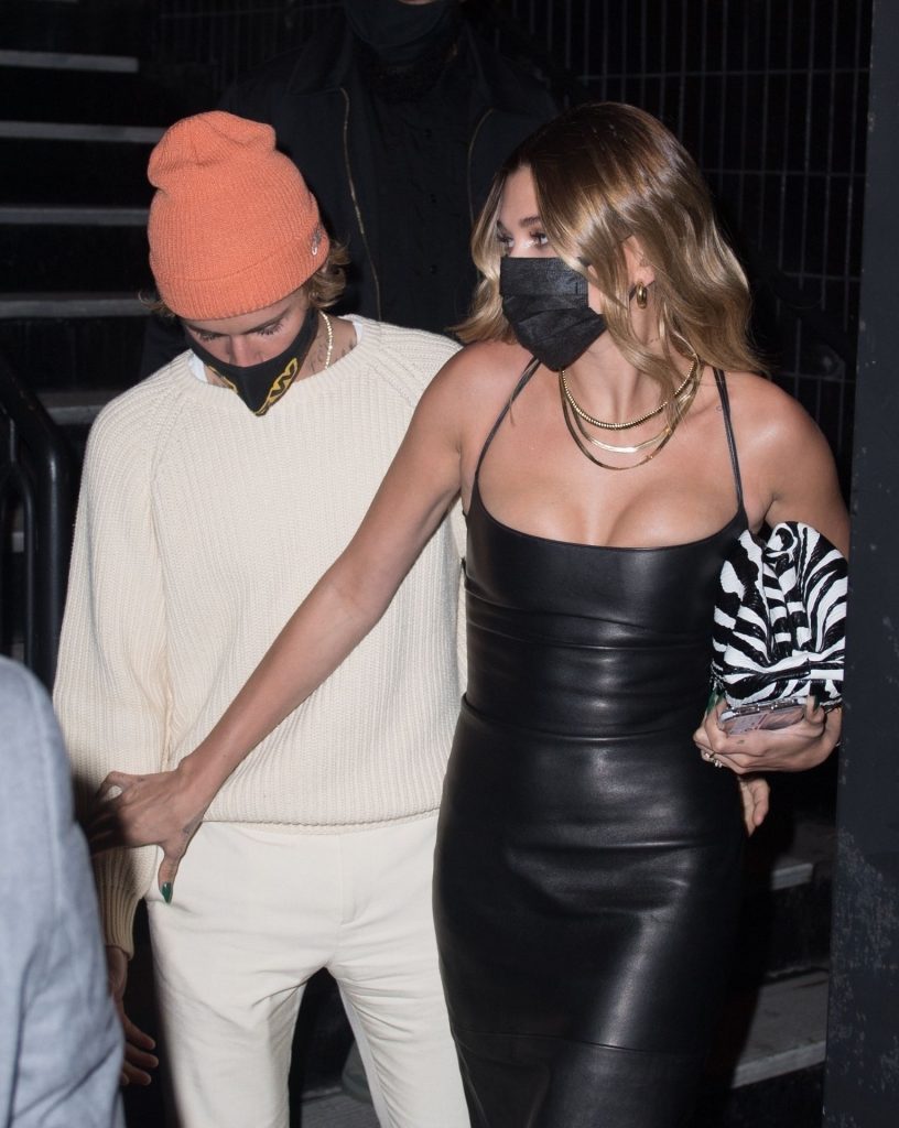 No Surprises: Hailey Bieber Looks Amazing in a Leather Garb gallery, pic 22