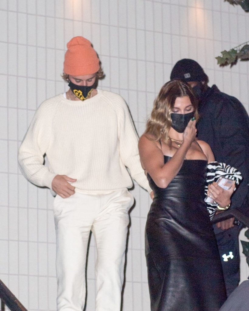 No Surprises: Hailey Bieber Looks Amazing in a Leather Garb gallery, pic 34