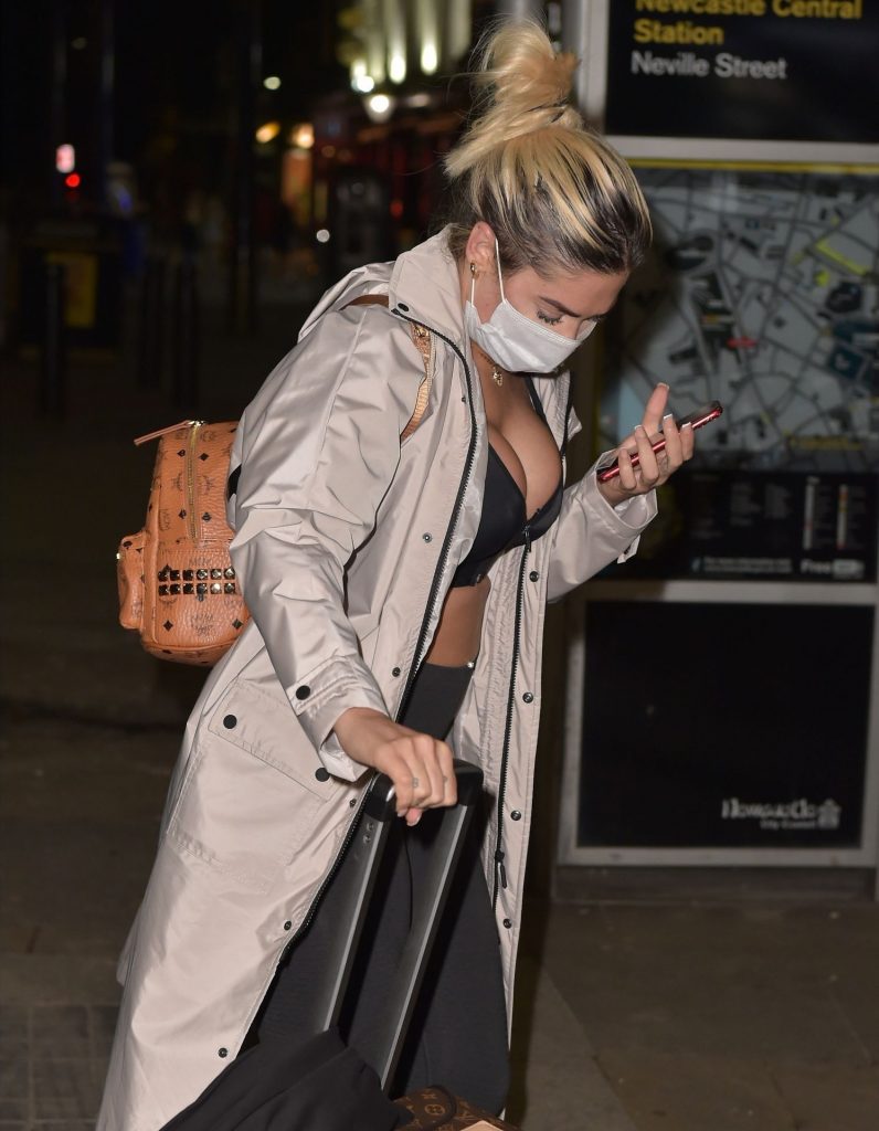 Chloe Ferry Showing Off Her Freshly Reduced Boobies Back Home gallery, pic 32