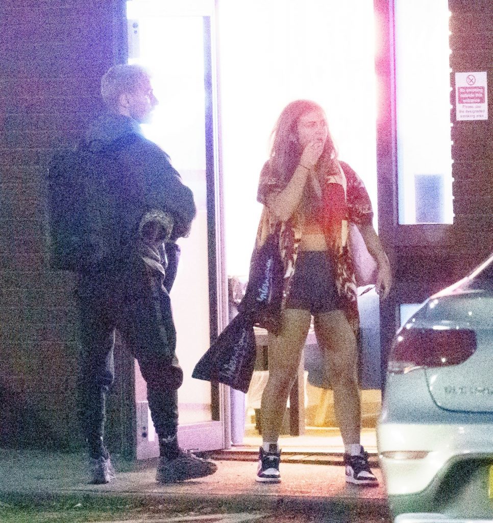 Redhead Maisie Smith Showing Her Phat Butt and Meaty Thighs in Public gallery, pic 140