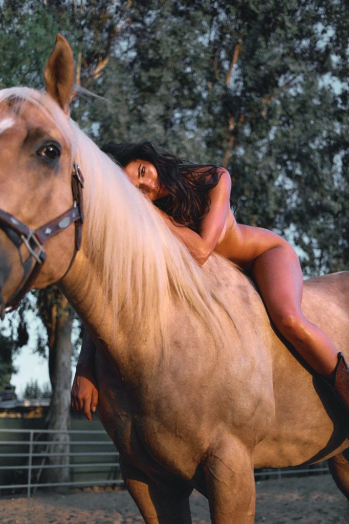 Topless Juliana Herz Riding on a Horse (Before Taking ALL of Her Clothes Off) gallery, pic 2
