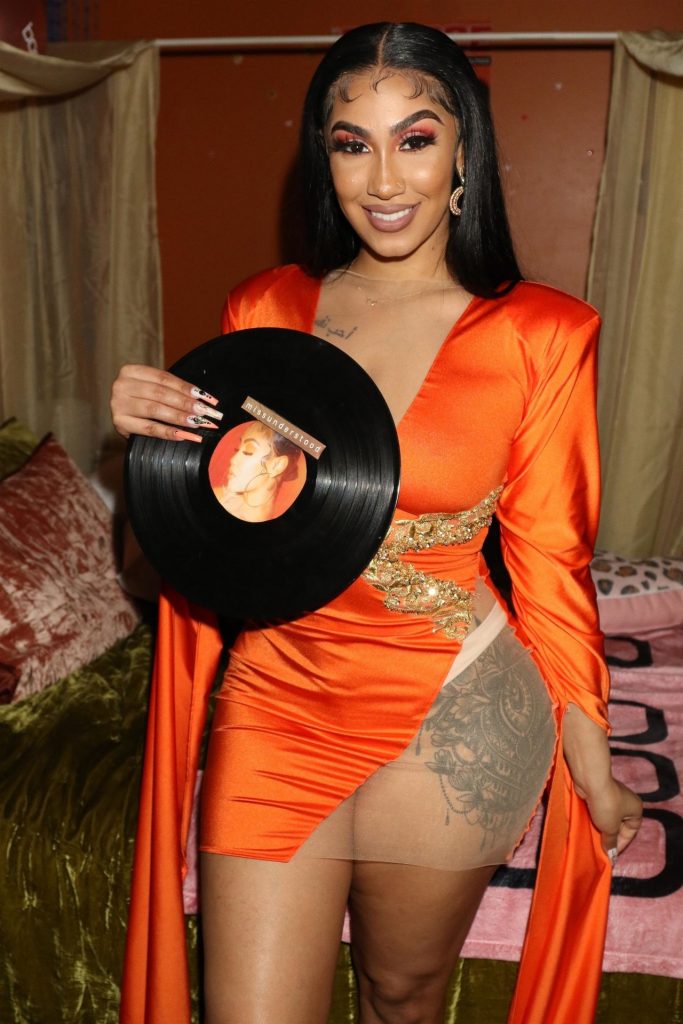 Queen Naija Proudly Displaying Her Royal Rack and Thicc Thighs gallery, pic 26