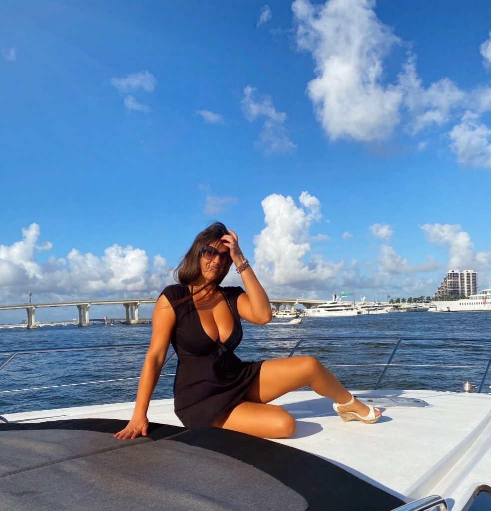 Busty Brunette Claudia Romani Struts Her Stuff on a Yacht gallery, pic 20