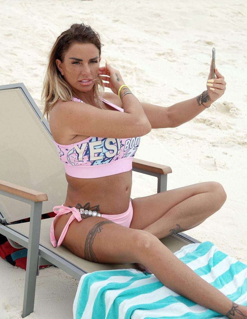 Fucking Katie Price Still Looks Like a Goddamn Monster (No Joke) gallery, pic 6