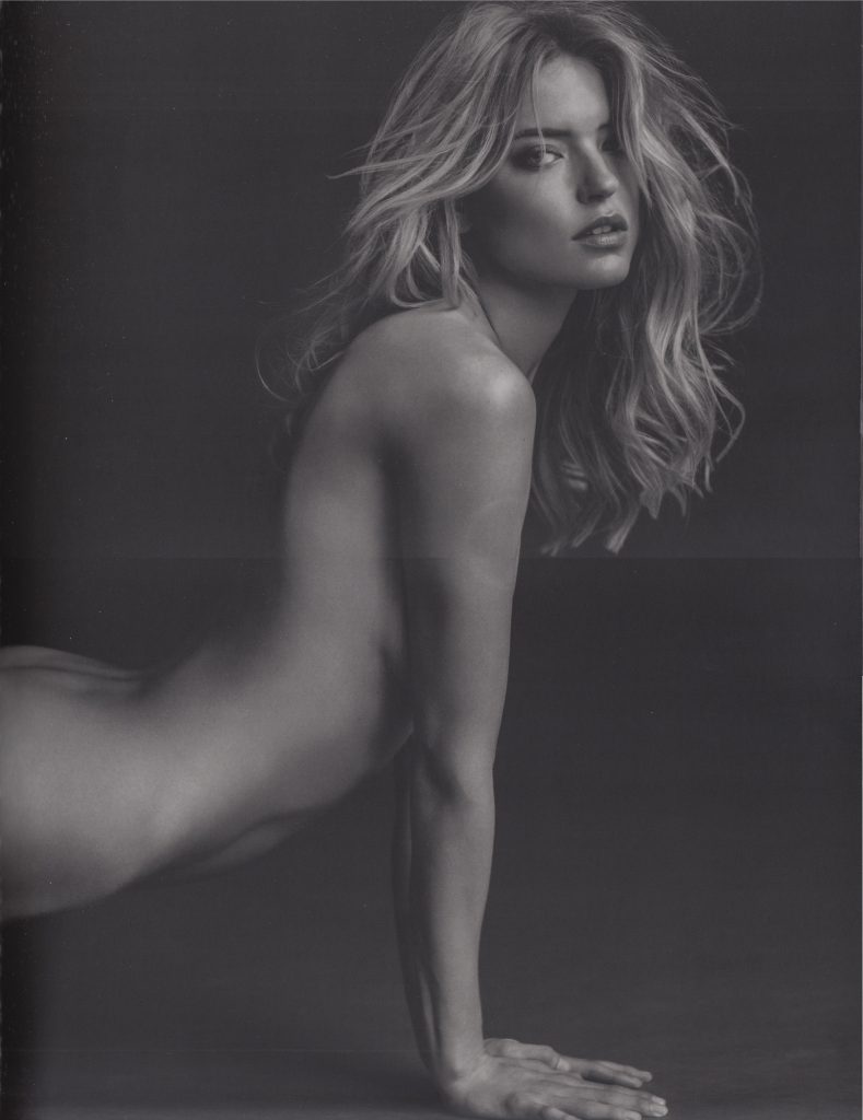 Seductive Martha Hunt Strips Naked to Show Her Phenomenal Body gallery, pic 14