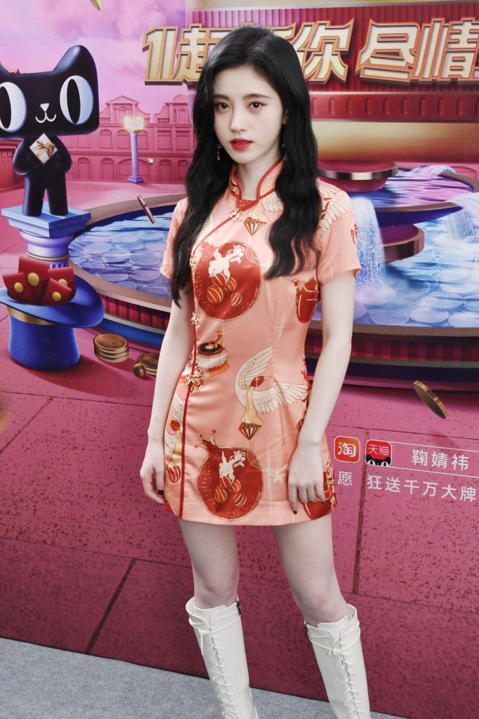 Ghostly Pale Asian Beauty Ju Jingyi Shows Her Tight Body gallery, pic 130