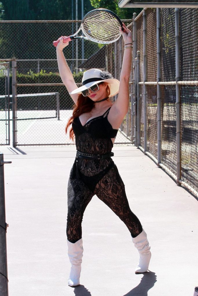 Dumb Bitch Phoebe Price Striking “Sexy” Poses on a Tennis Court gallery, pic 4