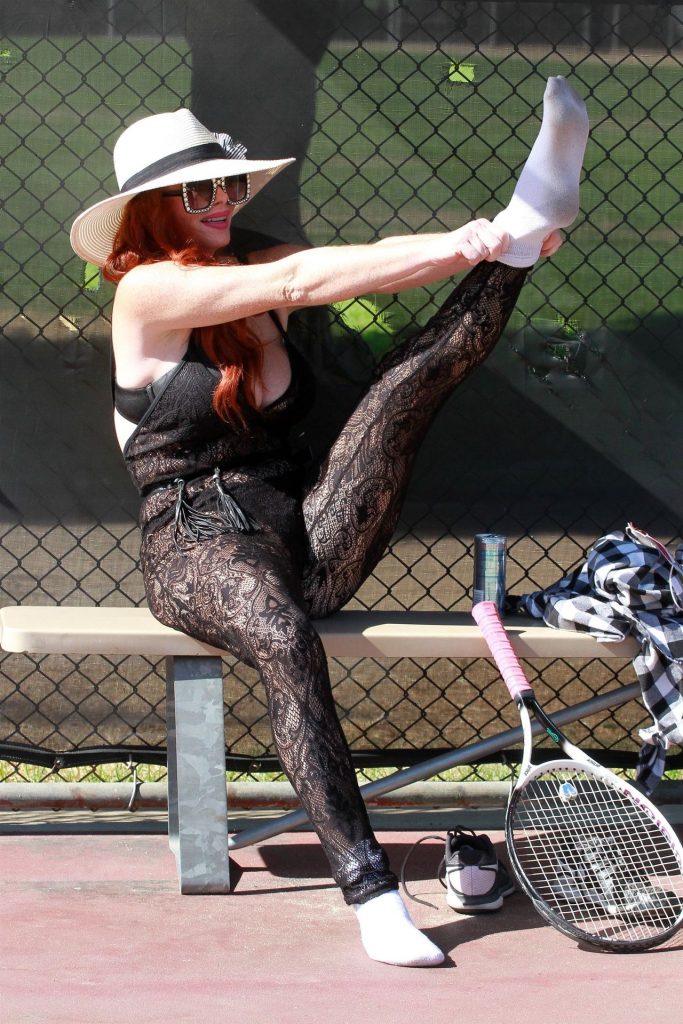 Dumb Bitch Phoebe Price Striking “Sexy” Poses on a Tennis Court gallery, pic 44