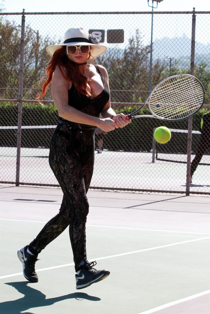 Dumb Bitch Phoebe Price Striking “Sexy” Poses on a Tennis Court gallery, pic 48