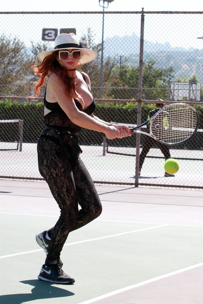 Dumb Bitch Phoebe Price Striking “Sexy” Poses on a Tennis Court gallery, pic 50