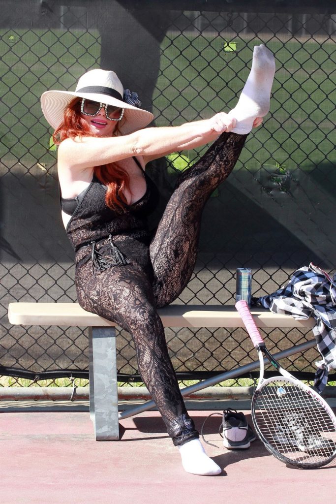 Dumb Bitch Phoebe Price Striking “Sexy” Poses on a Tennis Court gallery, pic 16