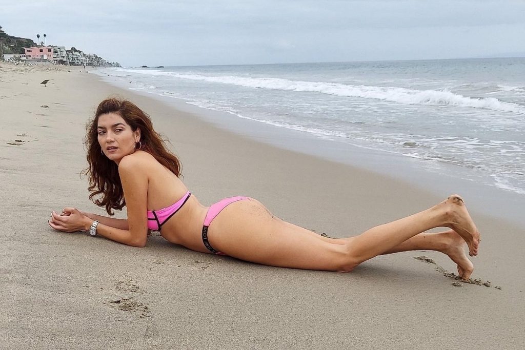 Blanca Blanco Again Shows Her Admittedly Attractive Bikini Bod gallery, pic 44