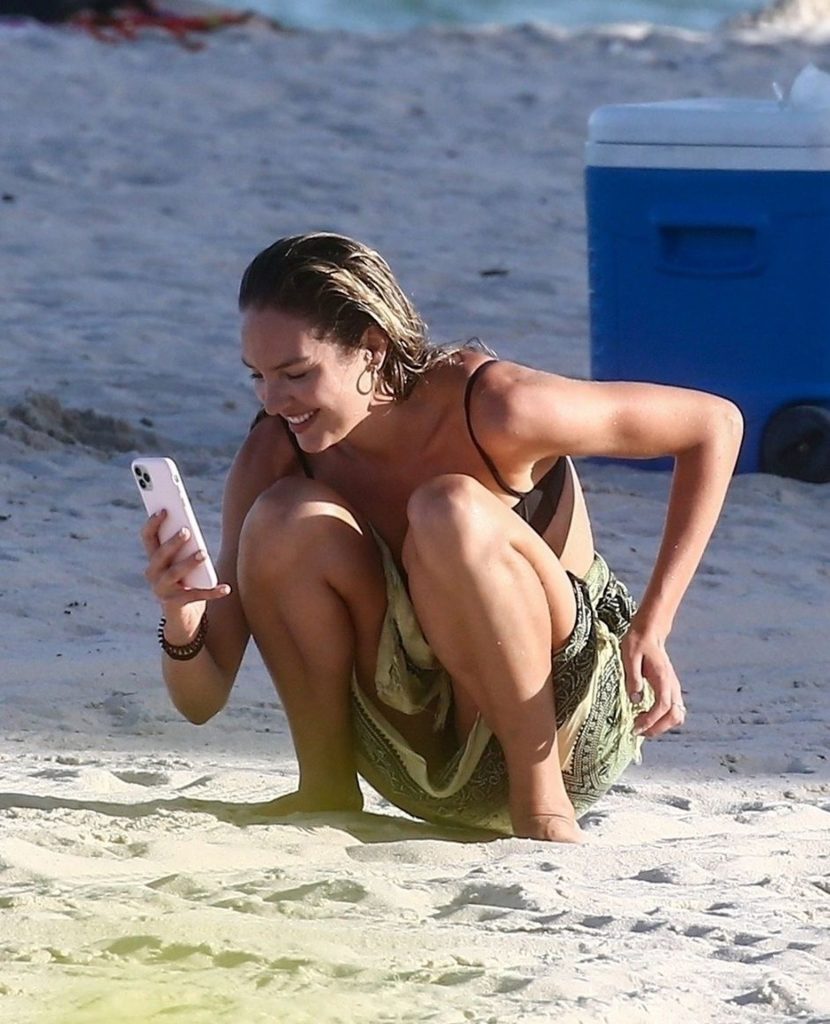 Candice Swanepoel Shows INSANE Body in a Very Revealing Swimsuit gallery, pic 16