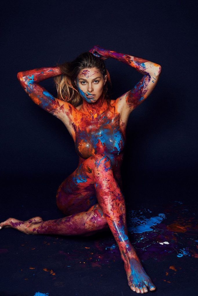 Naked Natalie Roser Shows Her Hot Bod Covered in Paint gallery, pic 4