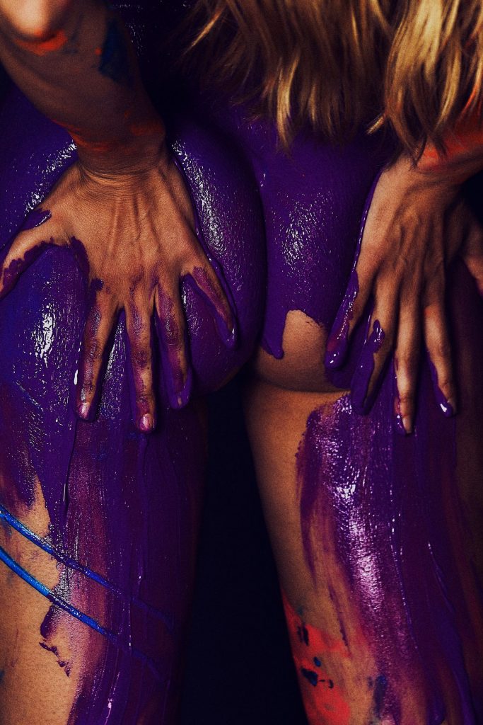 Naked Natalie Roser Shows Her Hot Bod Covered in Paint gallery, pic 10
