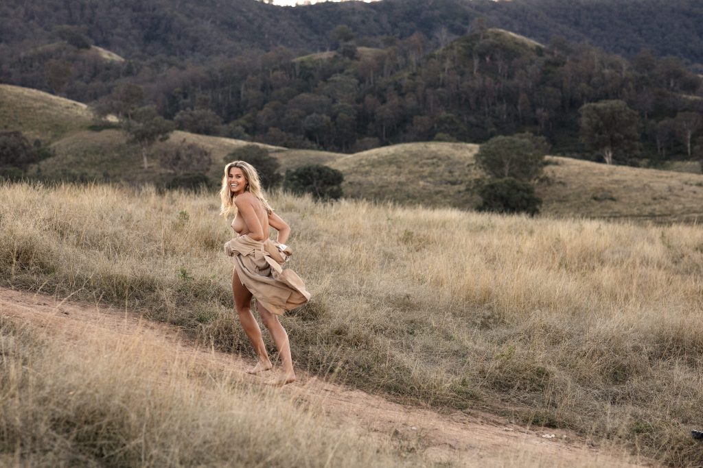 Half-Naked Natalie Roser Exploring the Great Outdoors gallery, pic 6