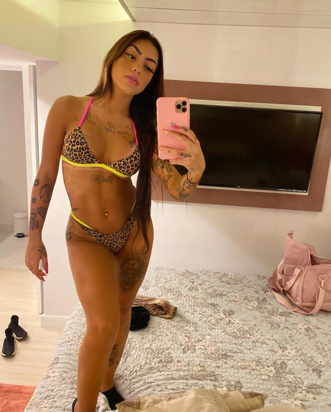 Brazilian Slut MC Mirella Shaking Her Ass and Being Thirsty AF - The  Fappening!