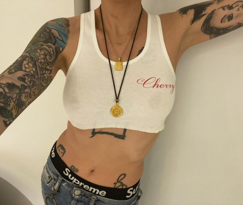 Truly Random Ruby Rose Pictures Focusing On Her Tight Body gallery, pic 12
