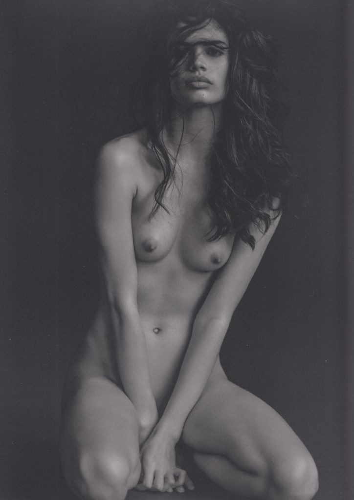 Nude Sara Sampaio Pictures Focusing On Her Perfect Body (B&W) gallery, pic 12