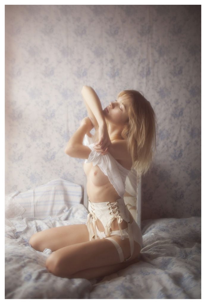 Angelic Blonde Eva Biechy Strips Naked in a Dreamlike Photoshoot gallery, pic 4