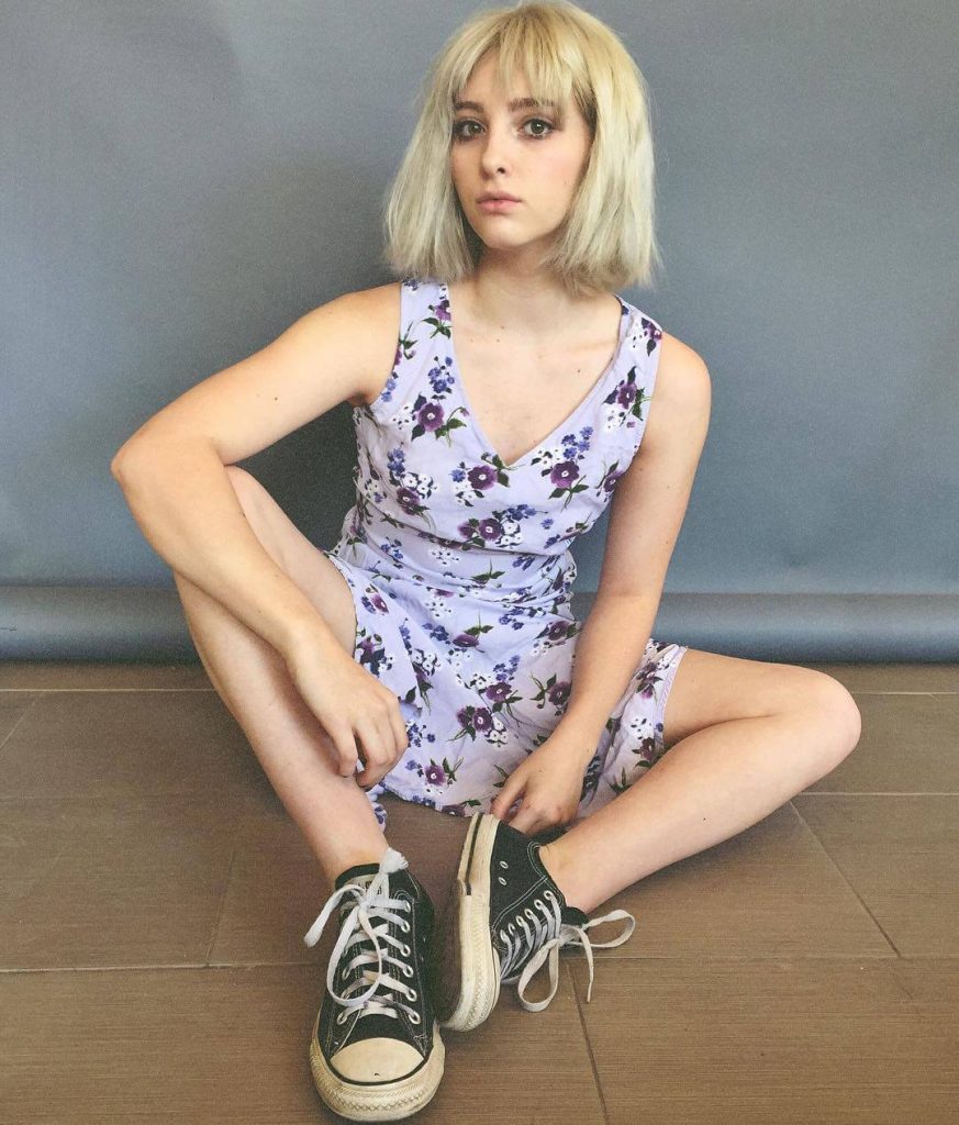 Gorgeous Willow Shields Shows Her Long Legs and Insane Flexibility gallery, pic 38