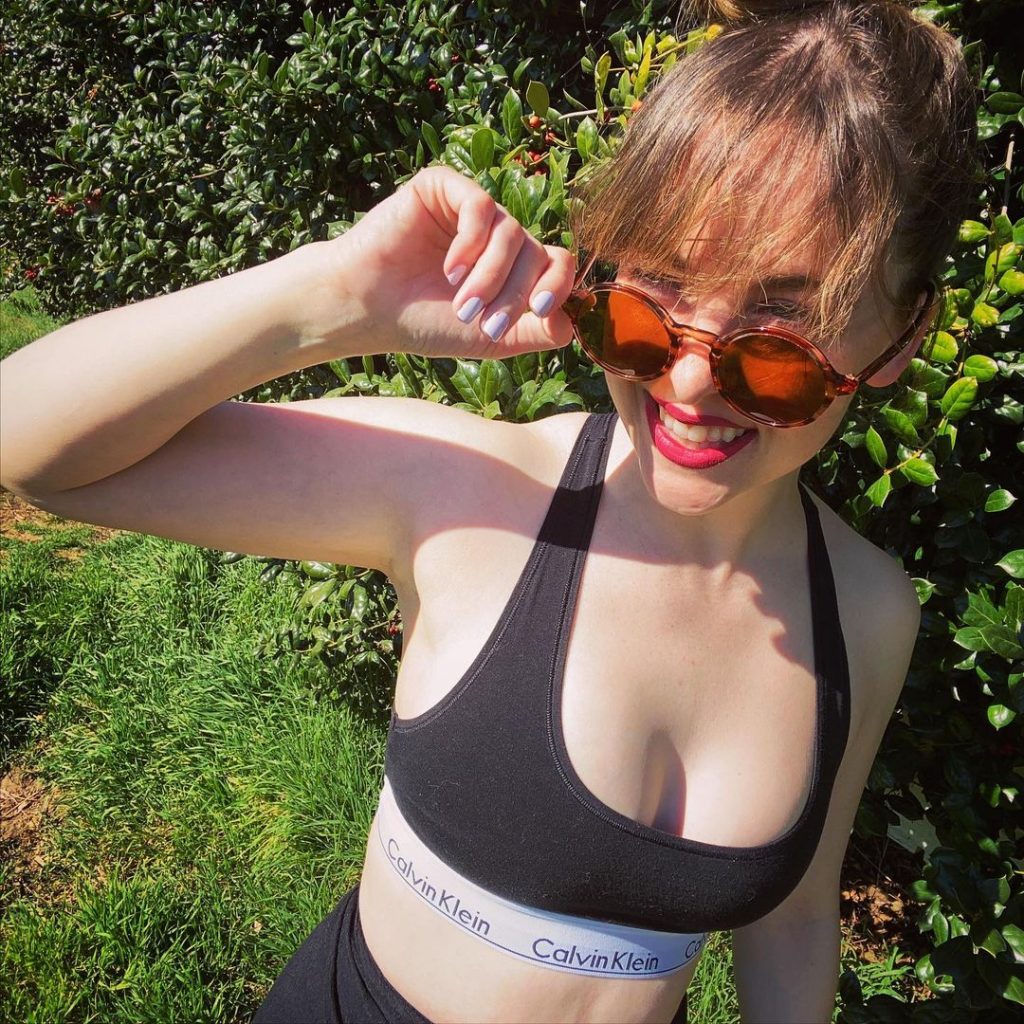 Familiarize Yourself with Brittany Curran and Her Tight-Ass Body gallery, pic 2