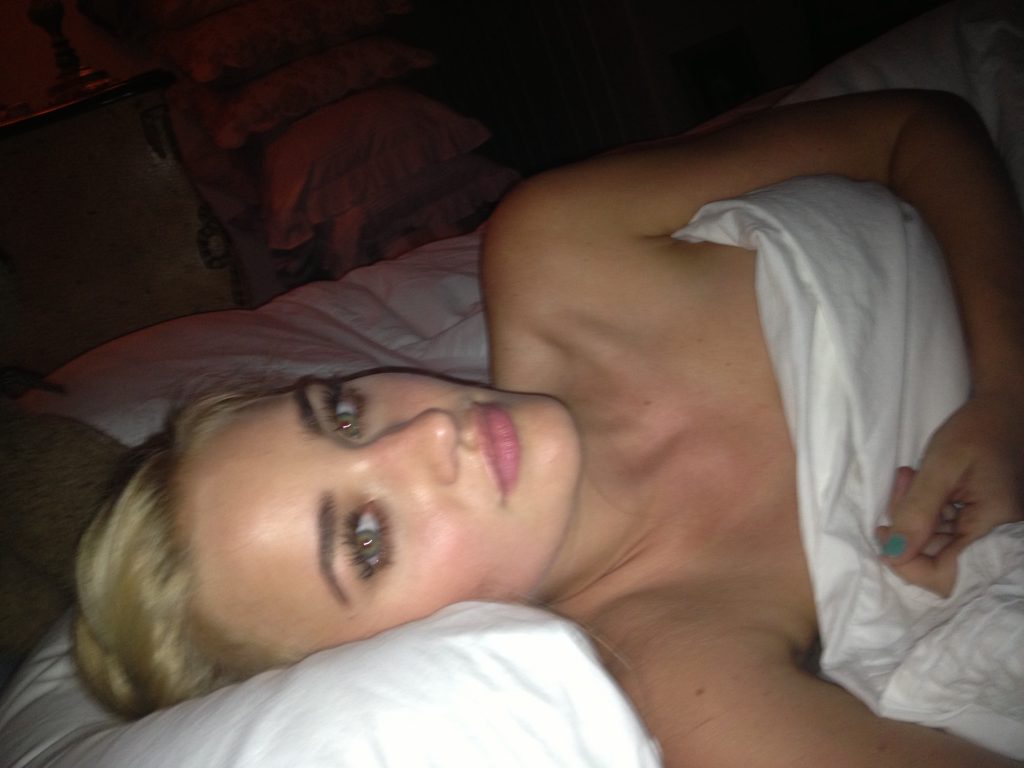Fappening Porn Galore: the Latest Leaked Pictures of Amanda (AJ) Michalka gallery, pic 30
