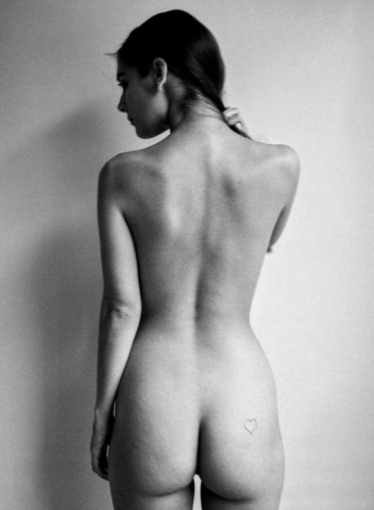 Nude Caitlin Jean Stasey Pictures in B&W (Hot Model Showing Her Glorious Bush) gallery, pic 8