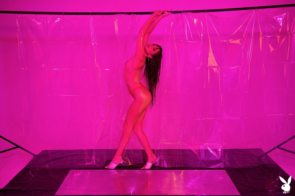 Famed Pornstar Riley Reid Gets Real Nasty During One of Her Ultraviolet Nights video screenshot 40