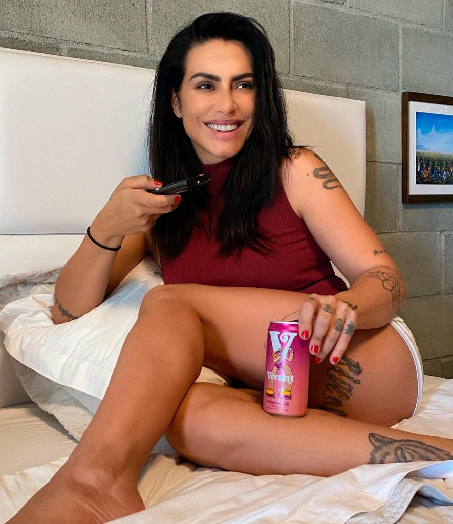 Edgy Kim Kardashian Wannabe Cleo Pires Shows Her Nude Ass and More gallery, pic 68