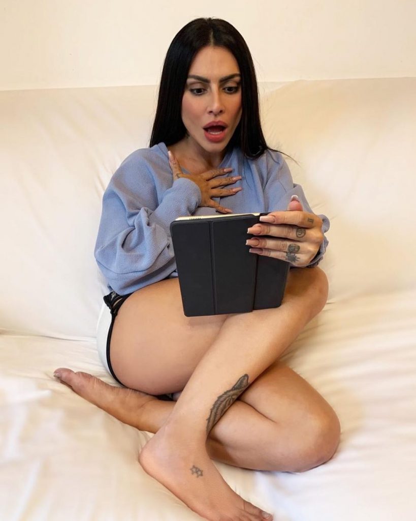 Edgy Kim Kardashian Wannabe Cleo Pires Shows Her Nude Ass and More gallery, pic 82