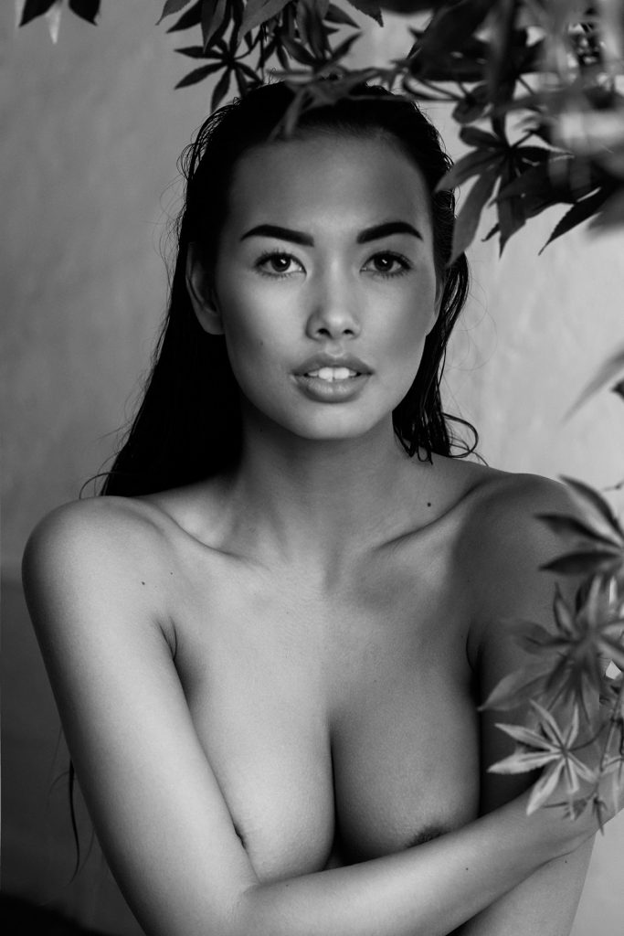 Asian Vixen Jennifer Berg Strips Totally Naked in a Breathtaking Gallery, pic 28