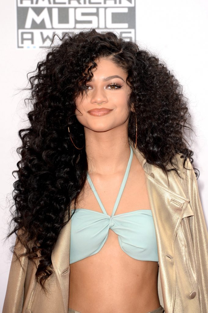 Frizzy-Haired Stunner Zendaya Coleman Looks Irresistible in a Daring Outfit gallery, pic 2