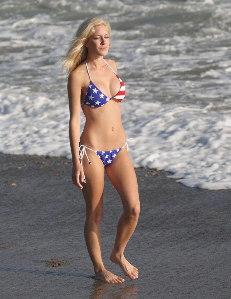 Filthy Blonde Heidi Montag Shows Her Bikini Body on the Regular gallery, pic 26