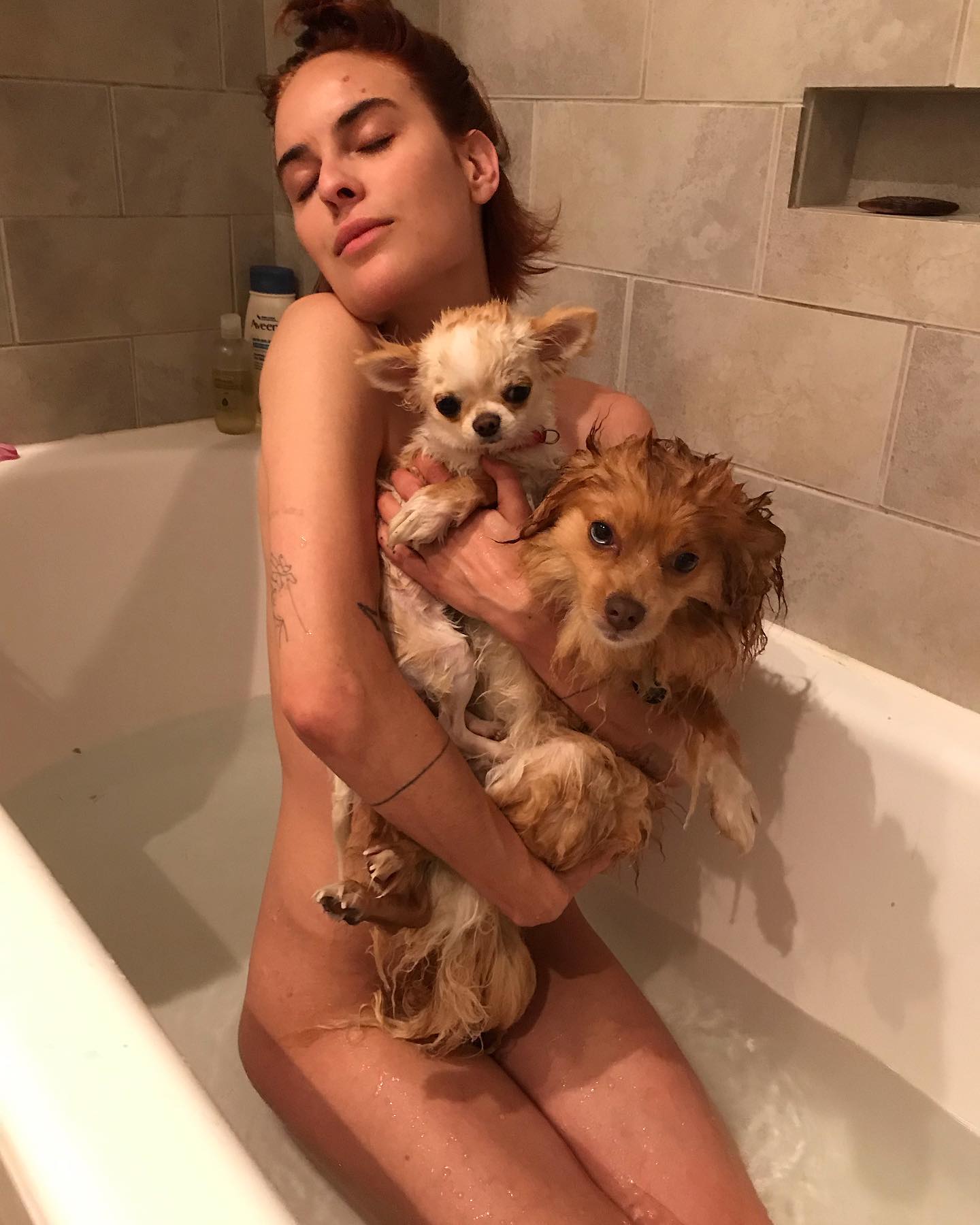 Sexy Tallulah Willis Posing Naked and Looking Slutty for the Camera.