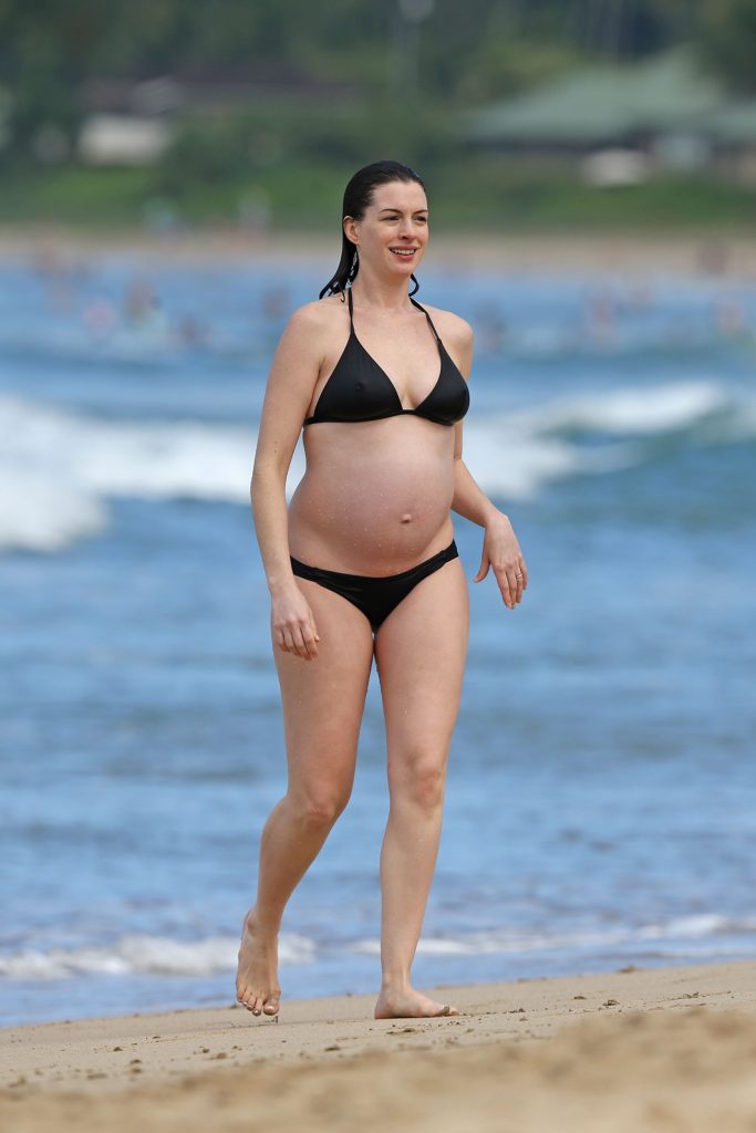 Check Out Pregnant Anne Hathaway’s Suckable Pokies and More gallery, pic 4