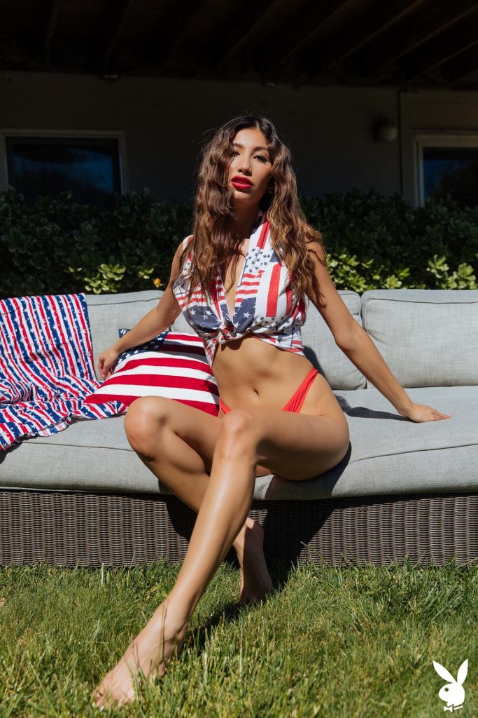 Patriotic Hottie Dominique Lobito Celebrates the Fourth of July in the Nude gallery, pic 2