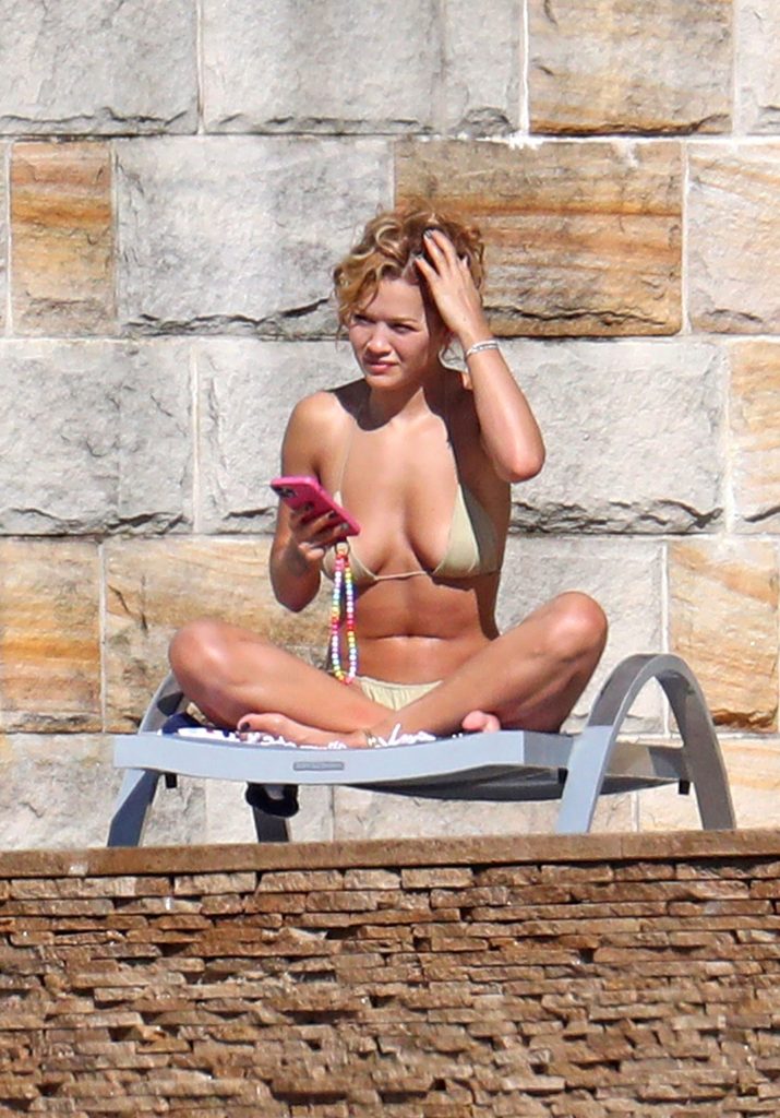 Rita Ora Flashing Her Arousing Bikini Body in a Skimpy Swimsuit gallery, pic 22